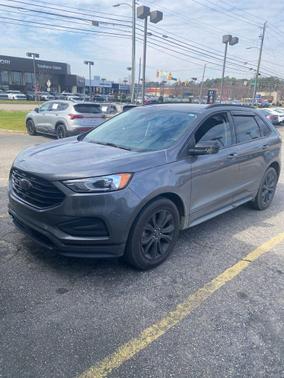 2022 Ford Edge SE
