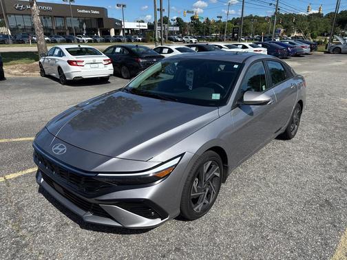 2025 Hyundai ELANTRA Limited