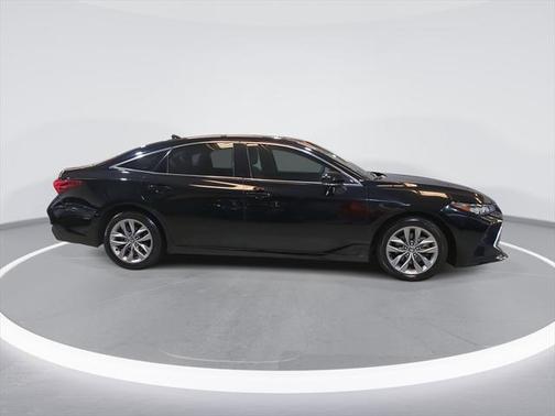 2022 Toyota Avalon XLE