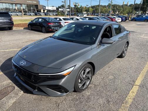2025 Hyundai ELANTRA SEL