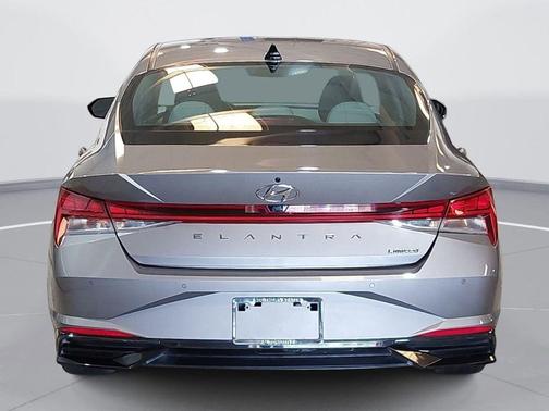 Fluid Metal 2023 Hyundai ELANTRA Limited