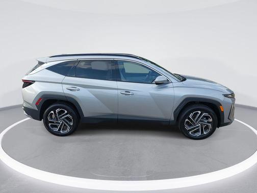 Shimmering Silver 2025 Hyundai TUCSON Limited