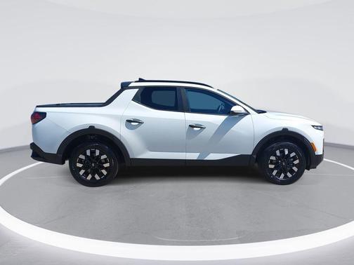 2025 Hyundai SANTA CRUZ SEL Activity