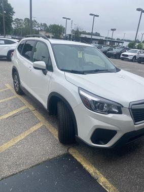 Crystal White Pearl 2020 Subaru Forester Premium