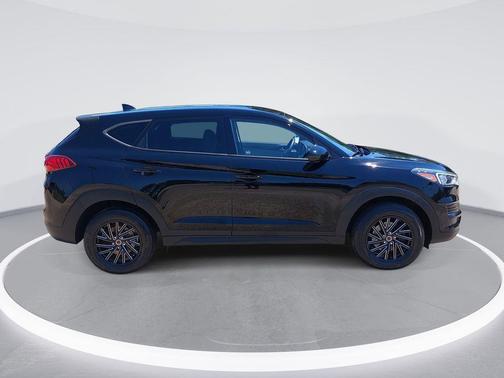 Black Noir Pearl 2020 Hyundai TUCSON SE