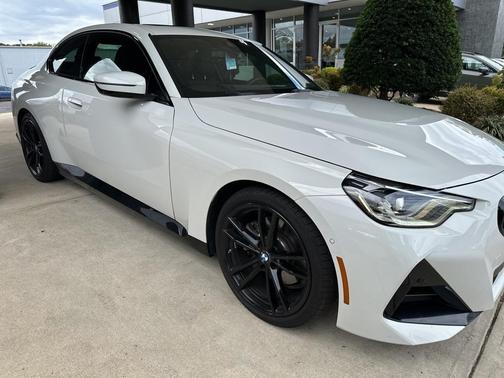 2024 BMW 230 230i