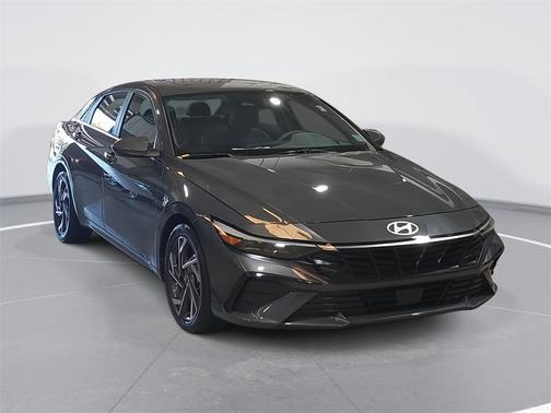 2025 Hyundai ELANTRA SEL