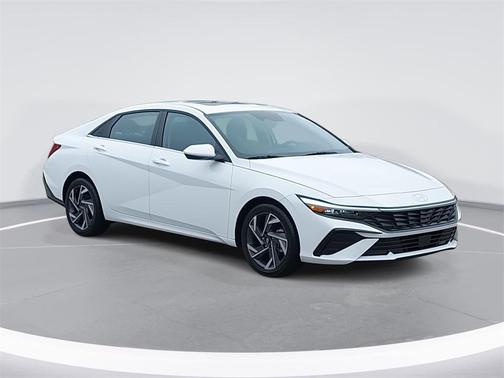 2025 Hyundai ELANTRA SEL