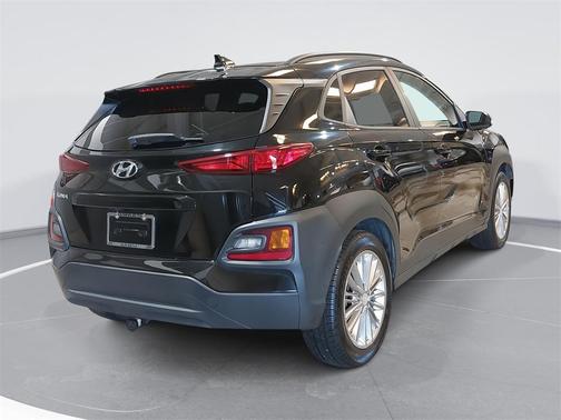 2021 Hyundai KONA SEL Plus