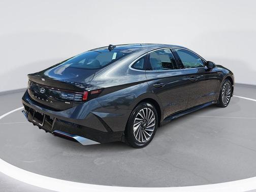 Portofino Gray 2025 Hyundai SONATA Hybrid SE