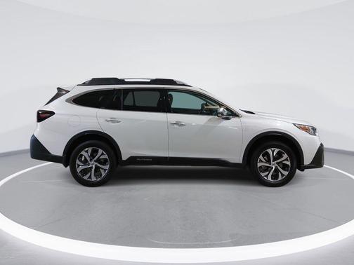 Crystal White Pearl 2021 Subaru Outback Touring XT