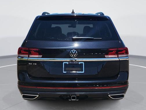 Deep Black 2023 Volkswagen Atlas 3.6L SE w/Technology