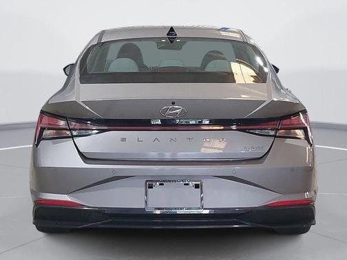 Fluid Metal 2022 Hyundai ELANTRA HEV Limited