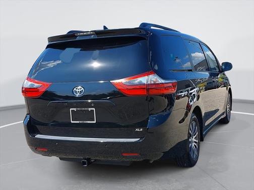 2020 Toyota Sienna XLE