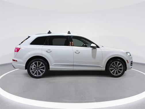 2019 Audi Q7 55 Premium Plus