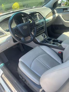 Quartz White Pearl 2017 Hyundai SONATA Limited