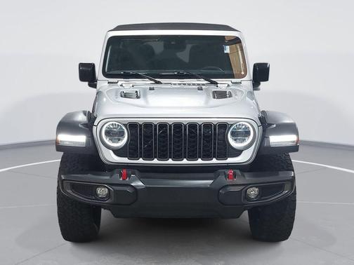 Silver Zynith Clearcoat 2024 Jeep Wrangler Rubicon