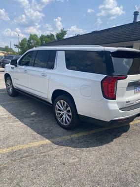 White Frost Tricoat 2023 GMC Yukon XL Denali