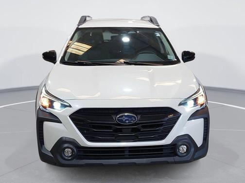 Crystal White Pearl 2023 Subaru Outback Onyx Edition