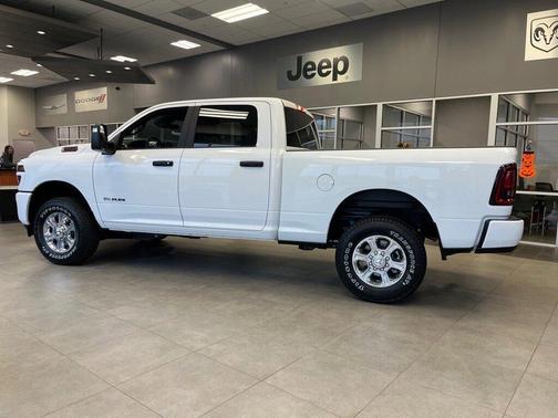 2026 RAM 2500 Big Horn Crew Cab 4x4 6'4' Box