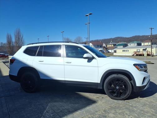 2022 Volkswagen Atlas 3.6L SE w/Technology
