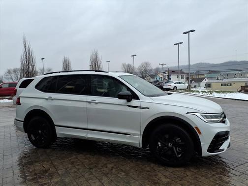 2023 Volkswagen Tiguan 2.0T SE R-Line Black 4MOTION