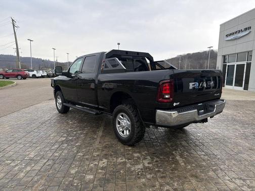 2025 RAM 2500 Tradesman Crew Cab 4x4 6'4' Box
