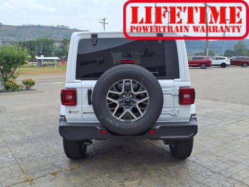 2025 Jeep Wrangler 4-Door Sahara 4x4