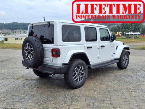 2025 Jeep Wrangler 4-Door Sahara 4x4