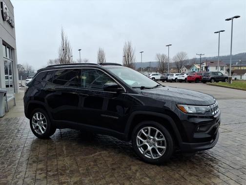 2022 Jeep Compass Latitude Lux