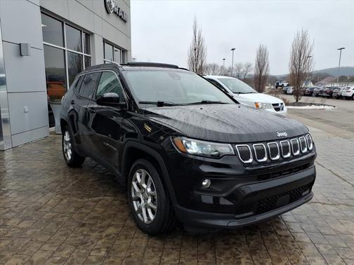 2022 Jeep Compass Latitude Lux