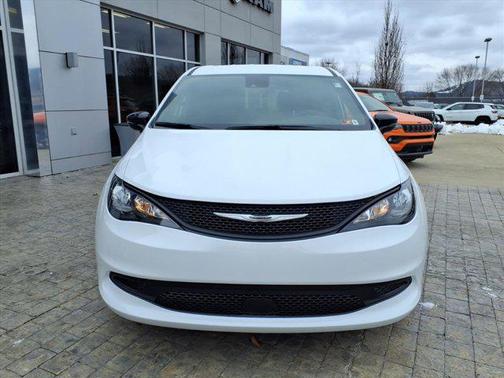 2026 Chrysler Voyager LX