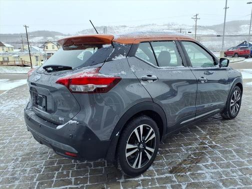 2020 Nissan Kicks SR
