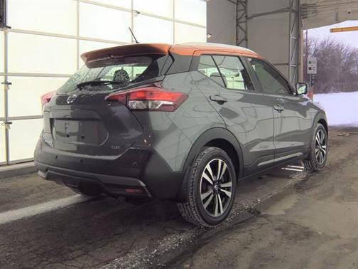 2020 Nissan Kicks SR