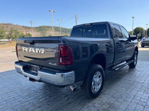 2026 RAM 2500 Tradesman Crew Cab 4x4 6'4' Box