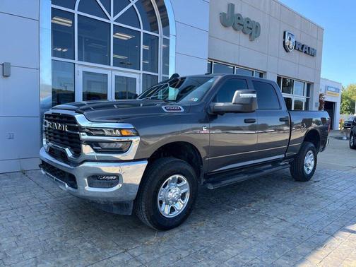 2026 RAM 2500 Tradesman Crew Cab 4x4 6'4' Box
