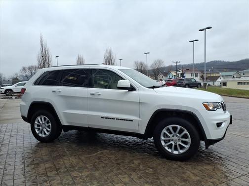 2022 Jeep Grand Cherokee Laredo