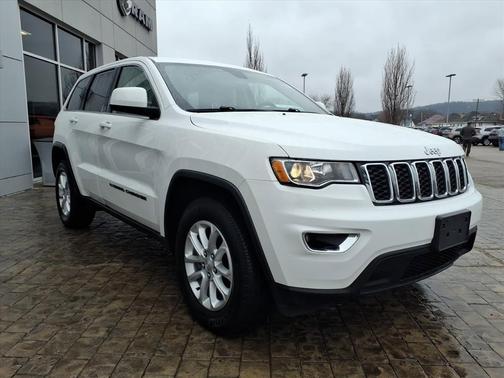 2022 Jeep Grand Cherokee Laredo