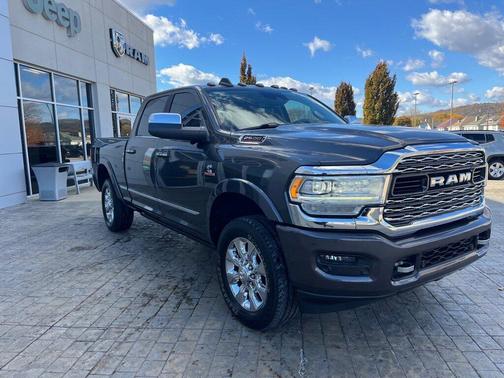 2019 RAM 2500 Limited Crew Cab 4x4 6'4' Box