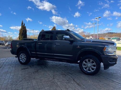 2019 RAM 2500 Limited Crew Cab 4x4 6'4' Box