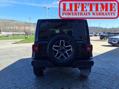 2025 Jeep Wrangler 4-Door Sahara 4x4