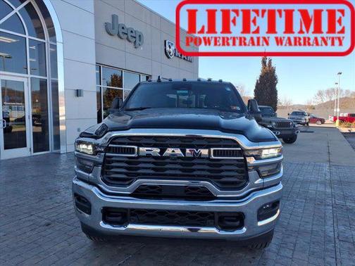 2025 RAM 2500 Tradesman Crew Cab 4x4 8' Box