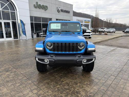2026 Jeep Gladiator Sahara 4x4