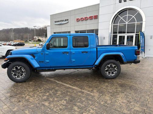 2026 Jeep Gladiator Sahara 4x4