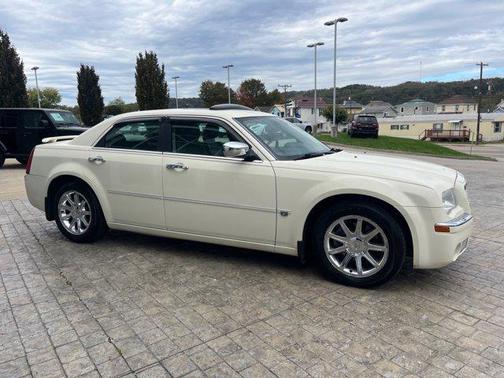 2005 Chrysler 300C Base