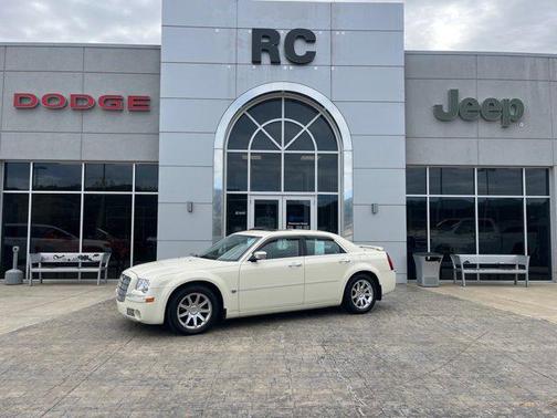 2005 Chrysler 300C Base