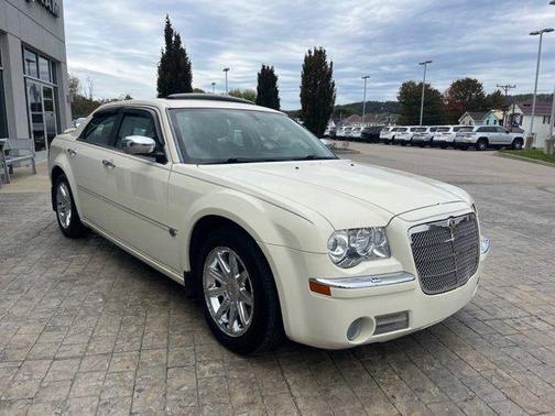 2005 Chrysler 300C Base