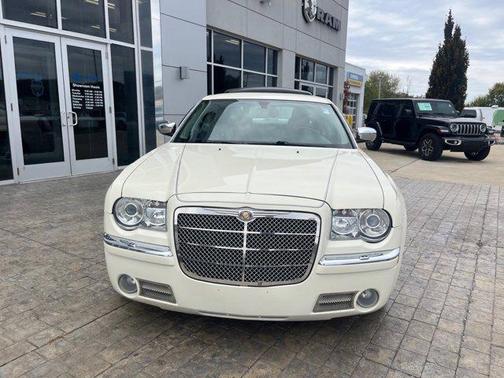2005 Chrysler 300C Base