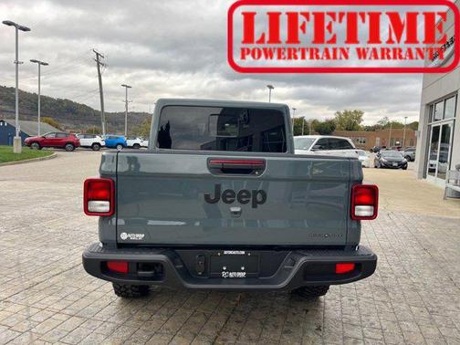 2025 Jeep Gladiator High Tide