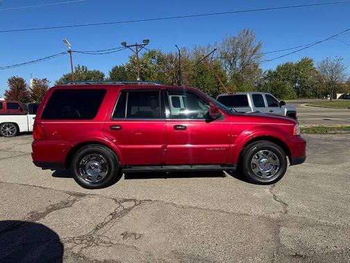 2005 Lincoln Navigator Luxury